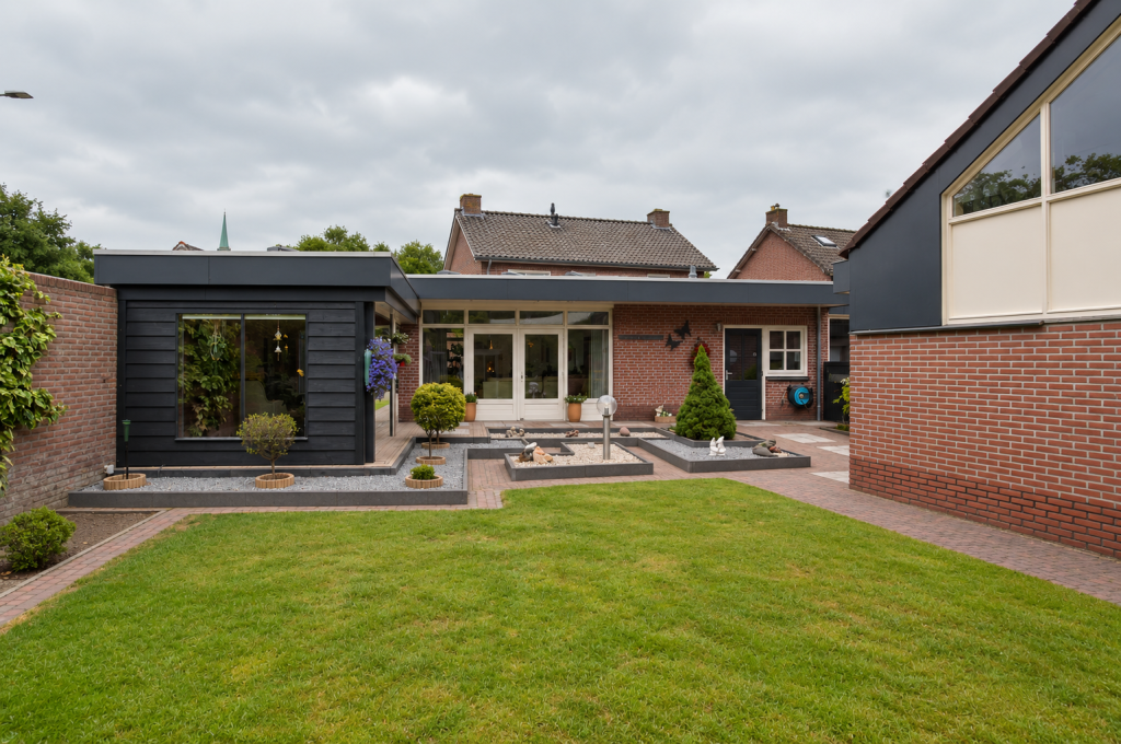 Vrijstaande woning te koop: Milhezerweg 7, Deurne